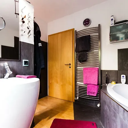 Paradies In Apartment *